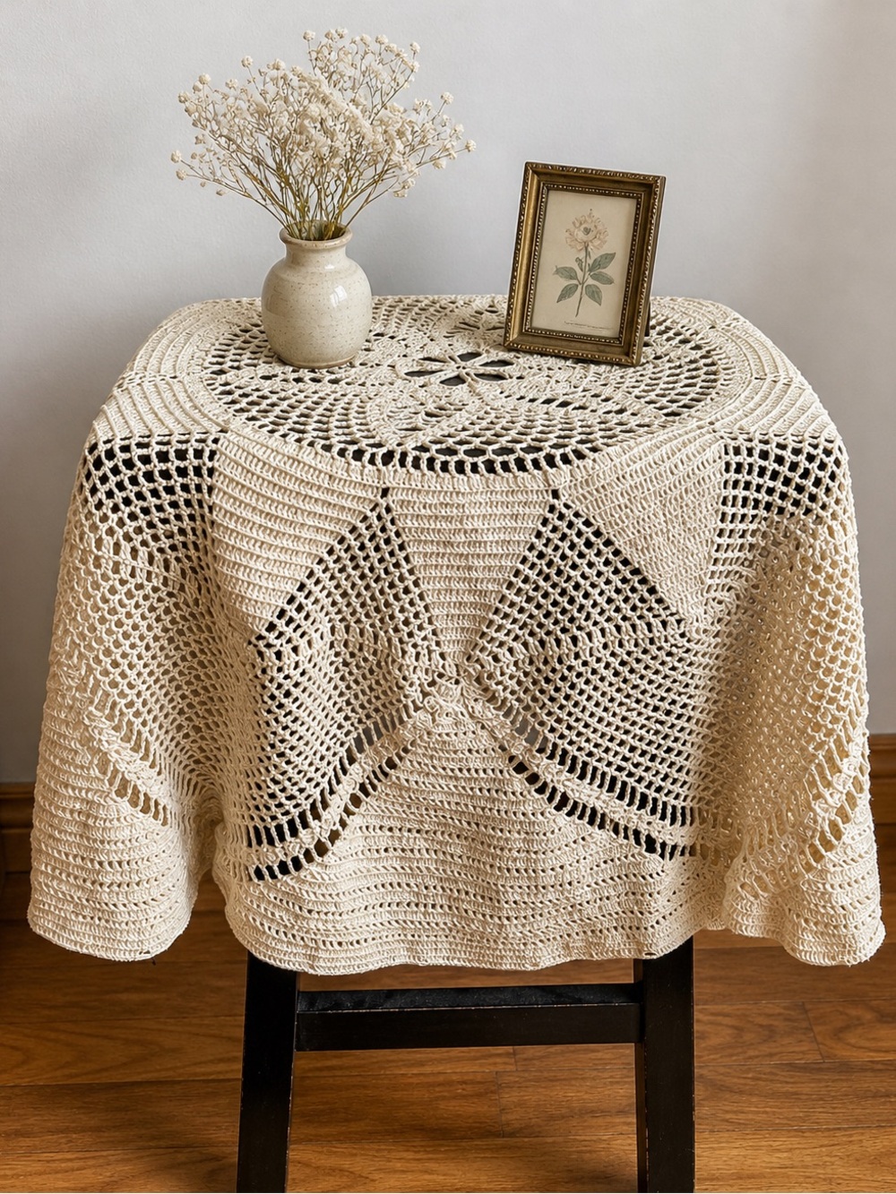 Vintage Handmade Crochet Lace Tablecloth Round Cotton - Picture 2 of 10